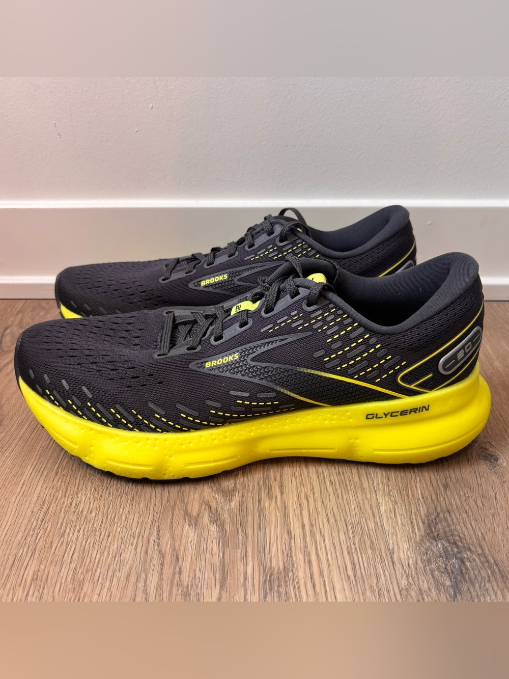 Brooks Women’s Glycerin 20 Nightlife Running Sneakers Gray Neon Yellow Size 9.5B